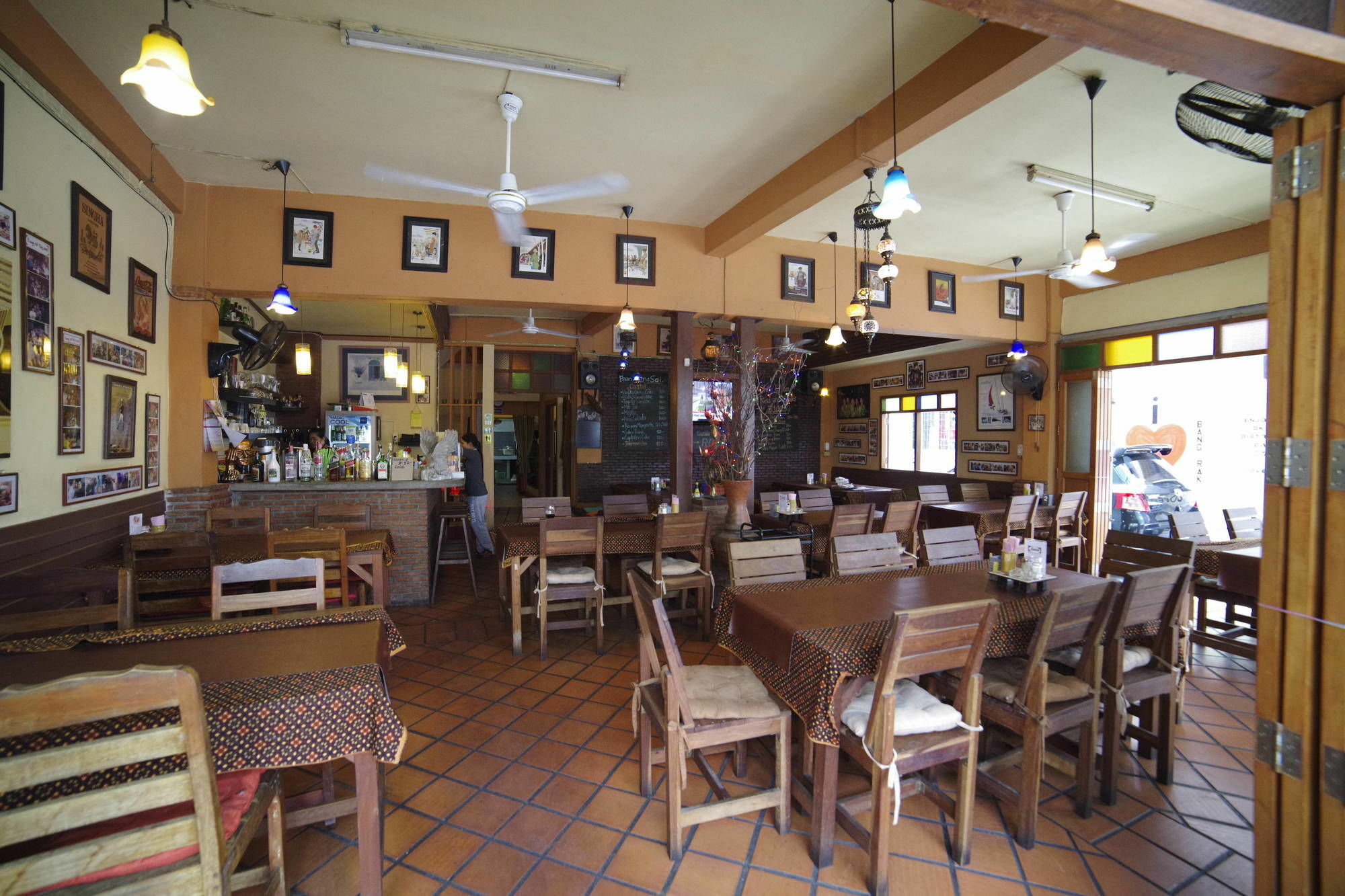 Baan Glang Soi Restaurant & Guesthouse Bangkok Eksteriør billede