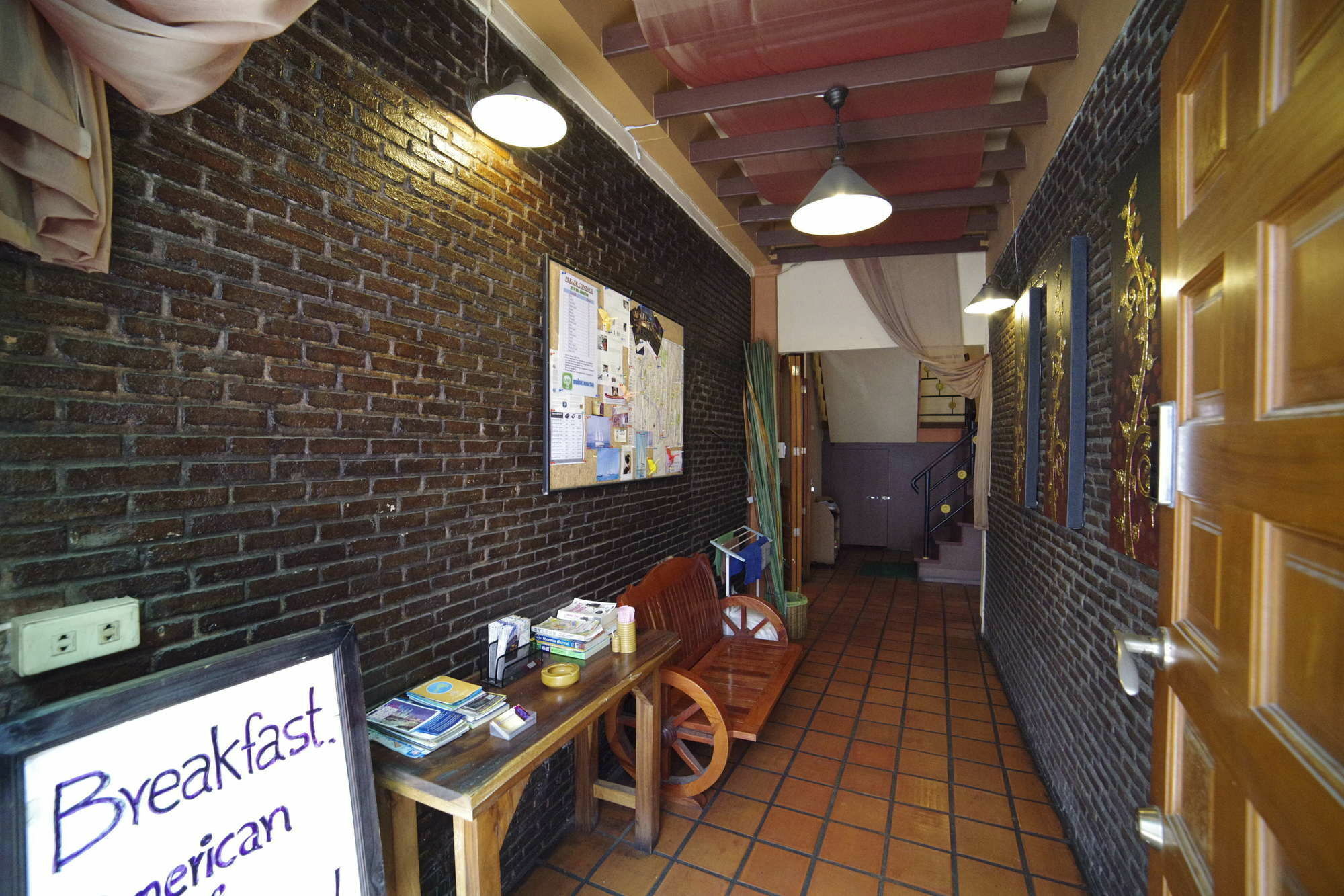 Baan Glang Soi Restaurant & Guesthouse Bangkok Eksteriør billede